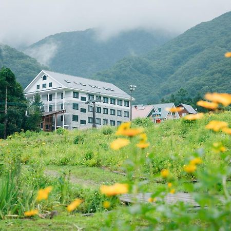Tabist Condominium Hakuba Goryu Exterior photo